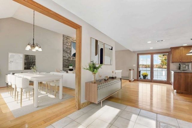 73 Ridge Rd, Foxboro, MA 02035