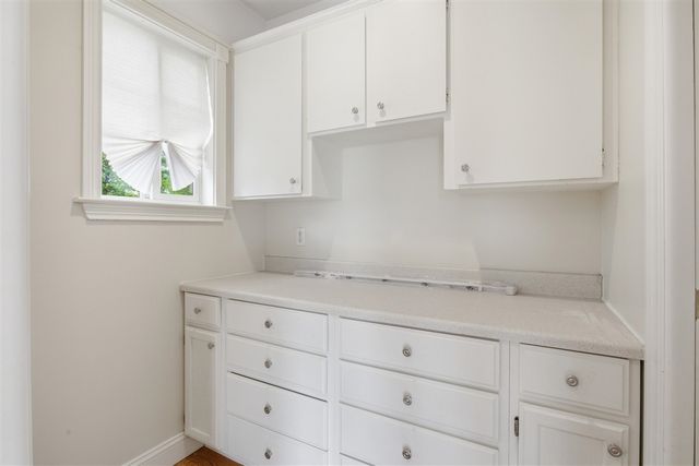653 Perrien Place, Grosse Pointe Woods, MI 48236
