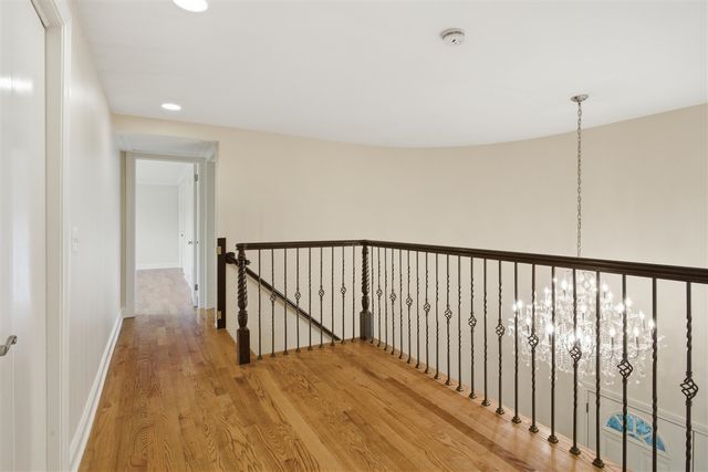 653 Perrien Place, Grosse Pointe Woods, MI 48236
