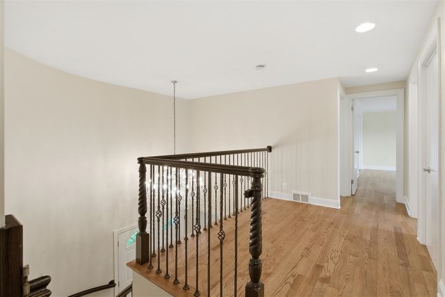 653 Perrien Place, Grosse Pointe Woods, MI 48236