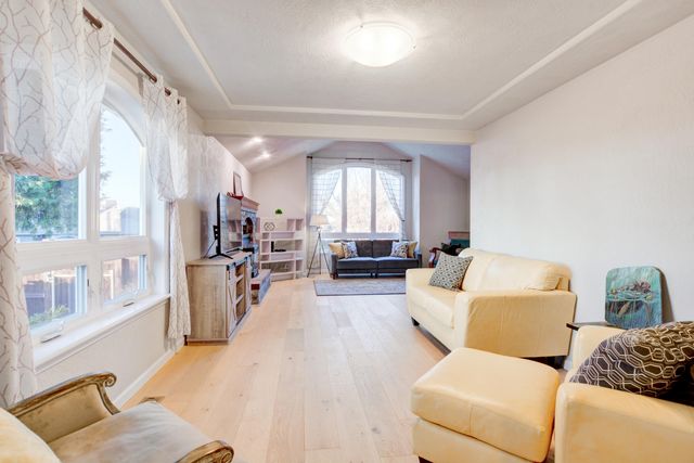 3340 Henderson Way, Medford, OR 97504