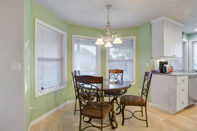 3340 Henderson Way, Medford, OR 97504