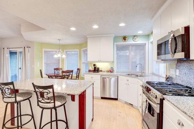 3340 Henderson Way, Medford, OR 97504