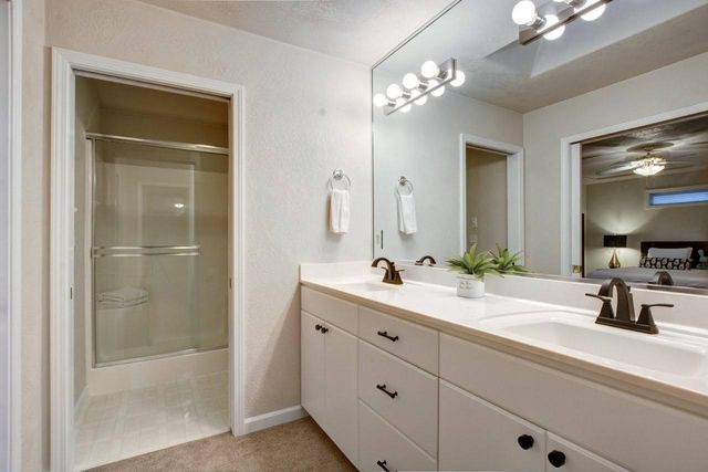 3340 Henderson Way, Medford, OR 97504