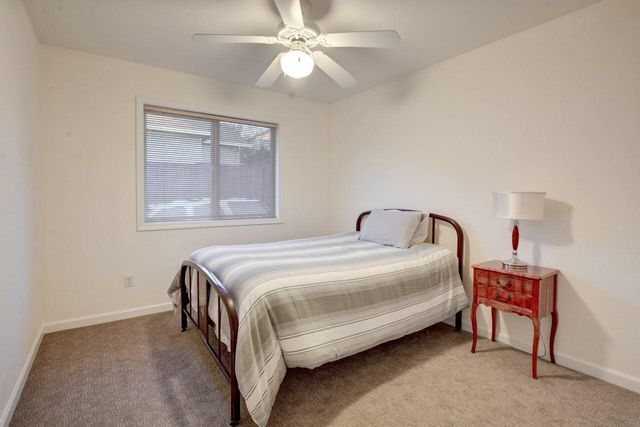 3340 Henderson Way, Medford, OR 97504