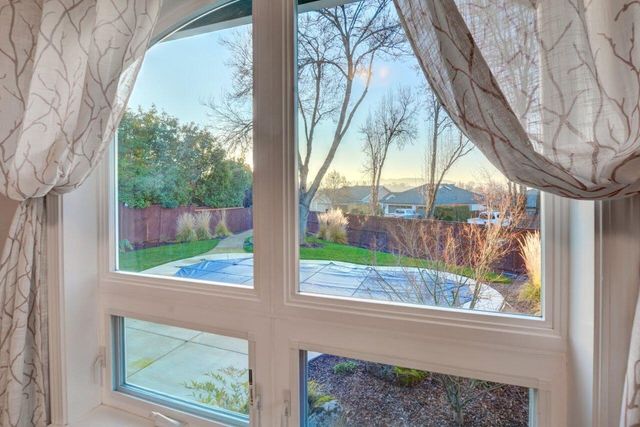 3340 Henderson Way, Medford, OR 97504