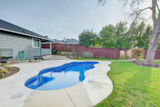 3340 Henderson Way, Medford, OR 97504