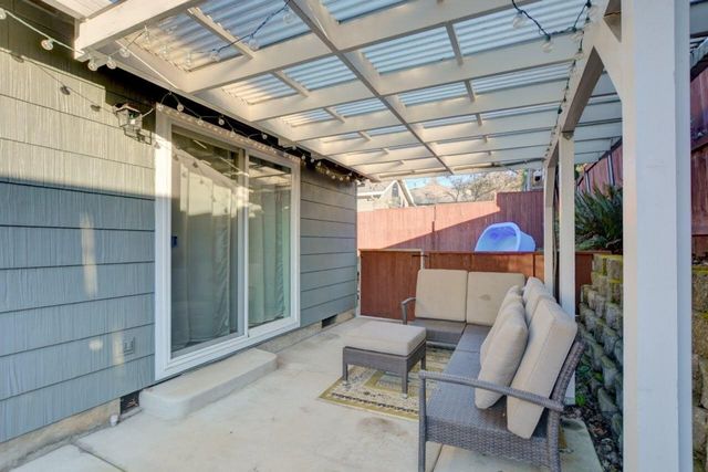 3340 Henderson Way, Medford, OR 97504