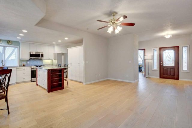 3340 Henderson Way, Medford, OR 97504