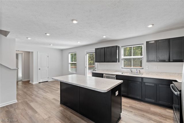 3208 Sunny Brook Drive, Akron, OH 44312