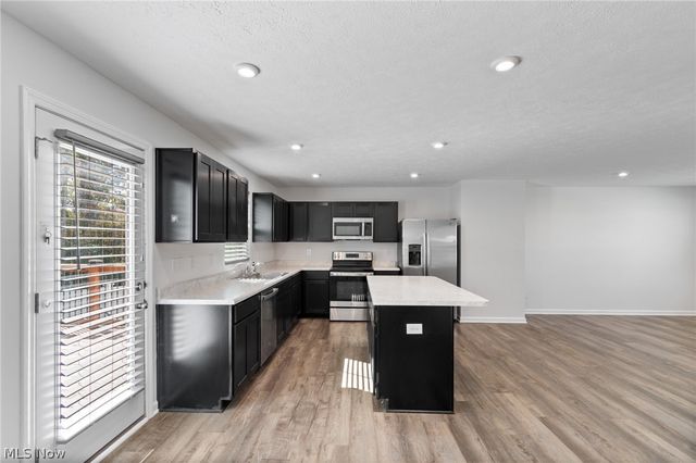 3208 Sunny Brook Drive, Akron, OH 44312