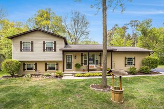 8450 Pineview Lake Drive, Argentine Township, MI 48451
