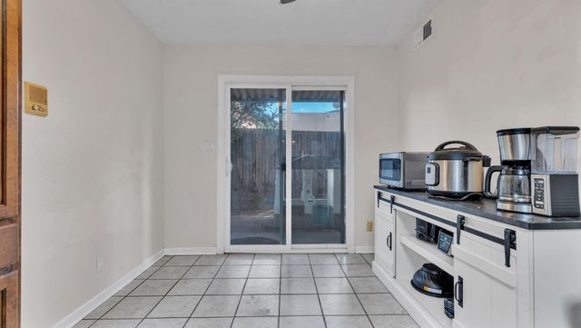 7232 Bobwhite Lane NE, Albuquerque, NM 87109