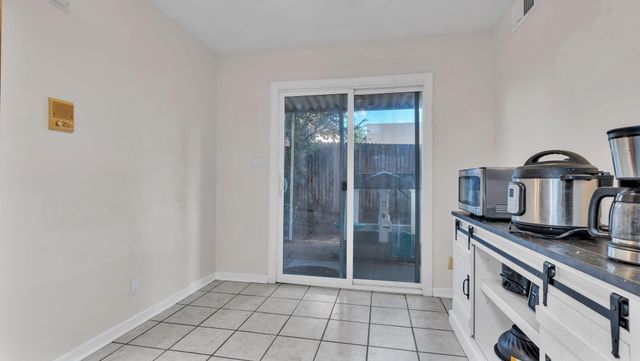 7232 Bobwhite Lane NE, Albuquerque, NM 87109