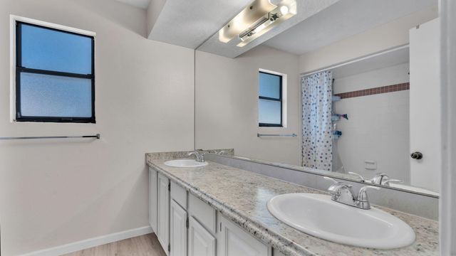 7232 Bobwhite Lane NE, Albuquerque, NM 87109