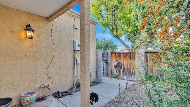 7232 Bobwhite Lane NE, Albuquerque, NM 87109