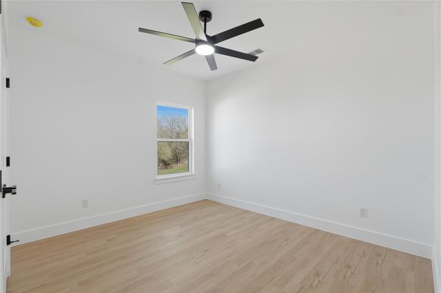 1402 Hutchins Avenue, Dallas, TX 75203