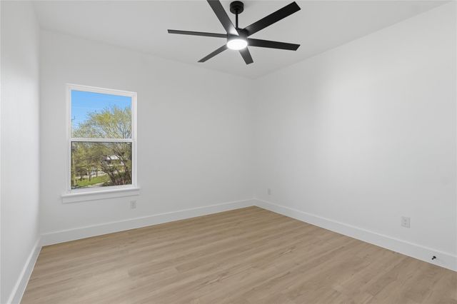 1402 Hutchins Avenue, Dallas, TX 75203