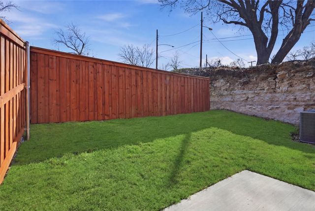 1402 Hutchins Avenue, Dallas, TX 75203