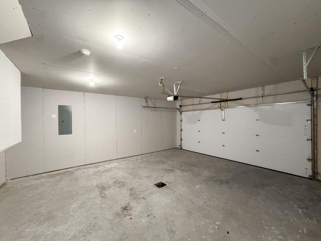 3252 36th Avenue S, Moorhead, MN 56560