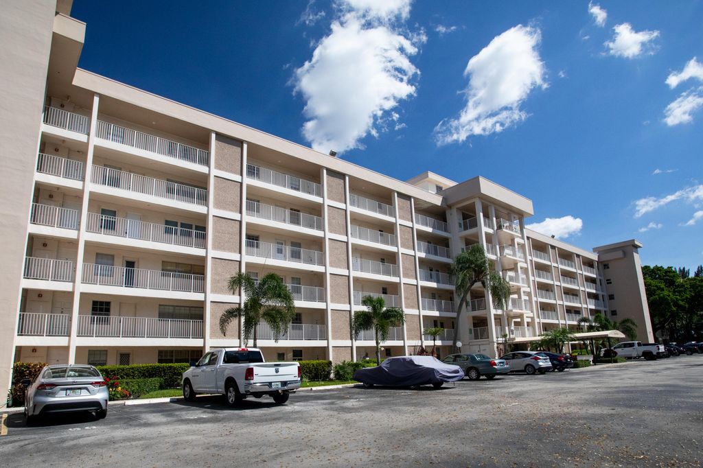 2651 S Course Drive 109, Pompano Beach, FL 33069