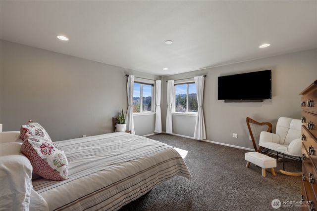 652 Joy Street, Eatonville, WA 98328