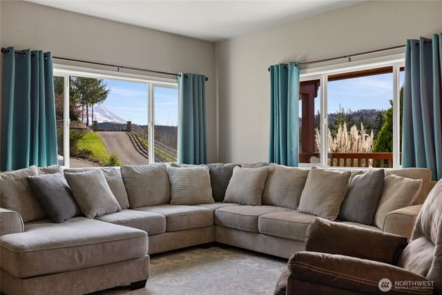 652 Joy Street, Eatonville, WA 98328