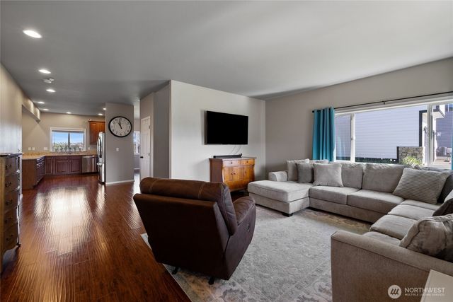 652 Joy Street, Eatonville, WA 98328