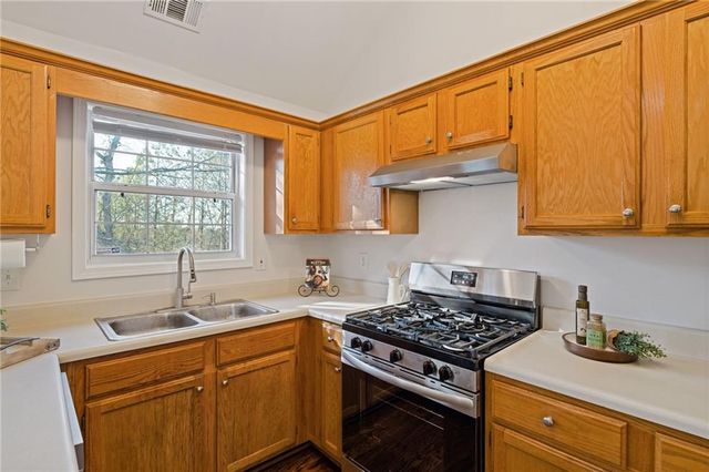 517 Hillcrest Cross Road, Canton, GA 30115