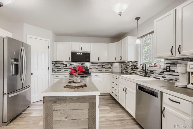 453 Wrybill Court, Loveland, CO 80537