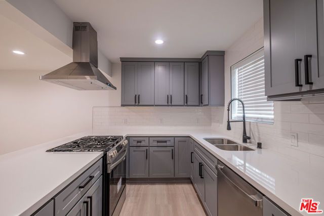 2107 Pullman Lane E, Redondo Beach, CA 90278