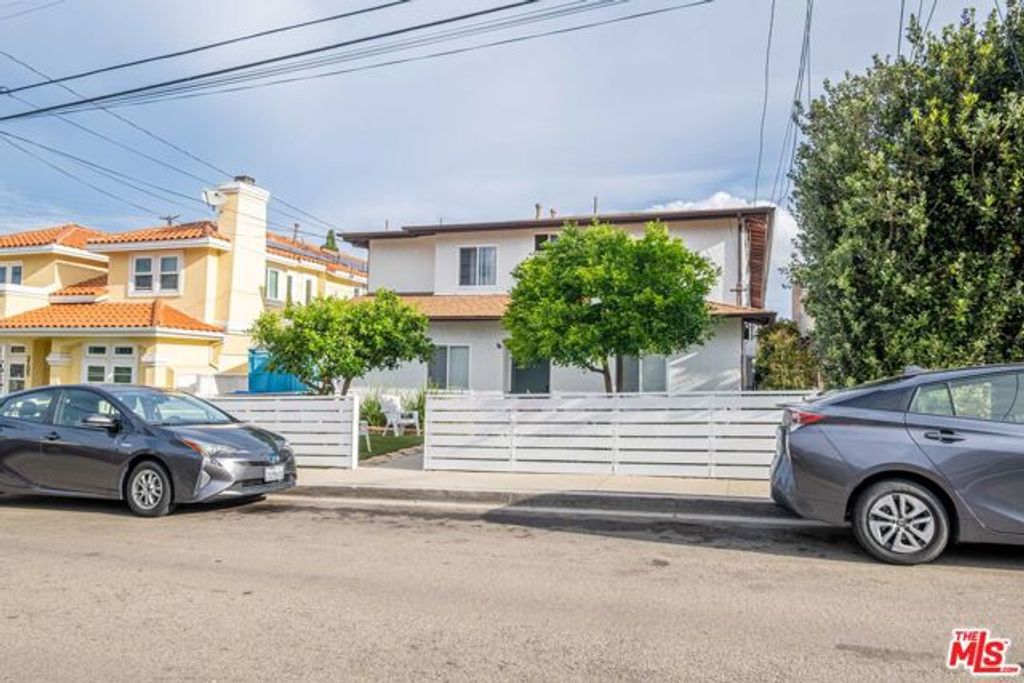 2107 Pullman Lane E, Redondo Beach, CA 90278