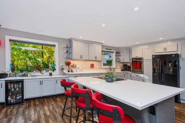8 Clearview Dr, Marlborough, MA 01752