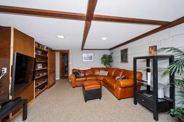 8 Clearview Dr, Marlborough, MA 01752