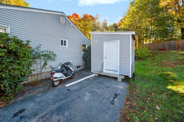 8 Clearview Dr, Marlborough, MA 01752