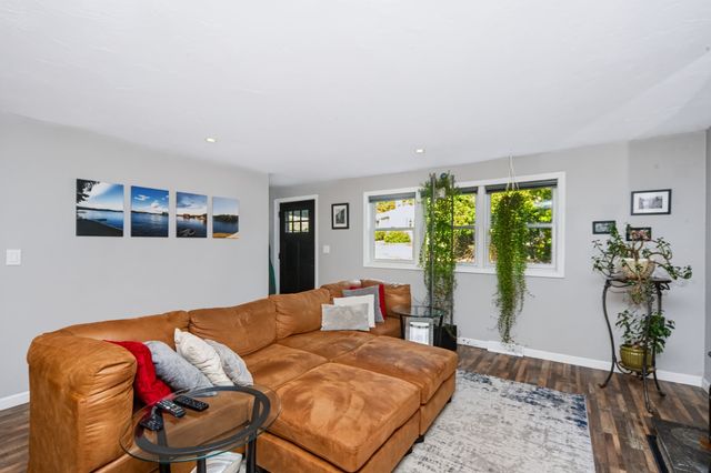 8 Clearview Dr, Marlborough, MA 01752