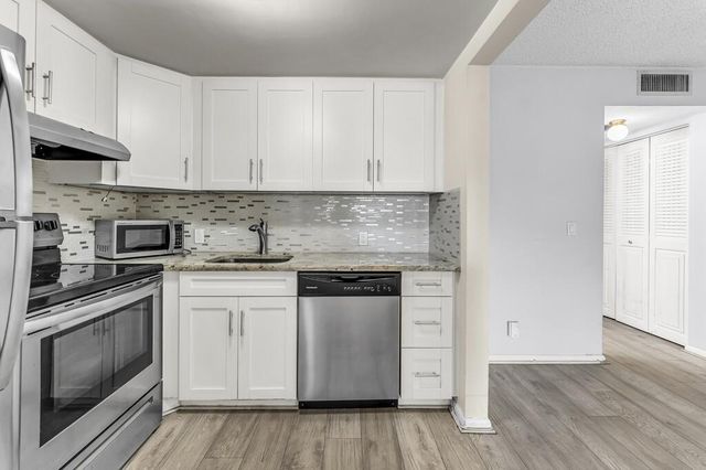 297 Dorset H, Boca Raton, FL 33434