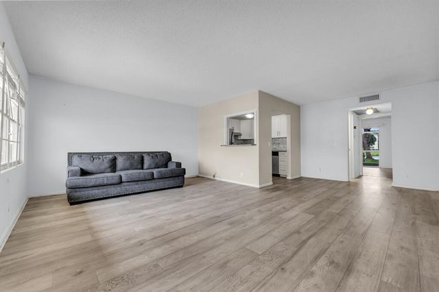 297 Dorset H, Boca Raton, FL 33434