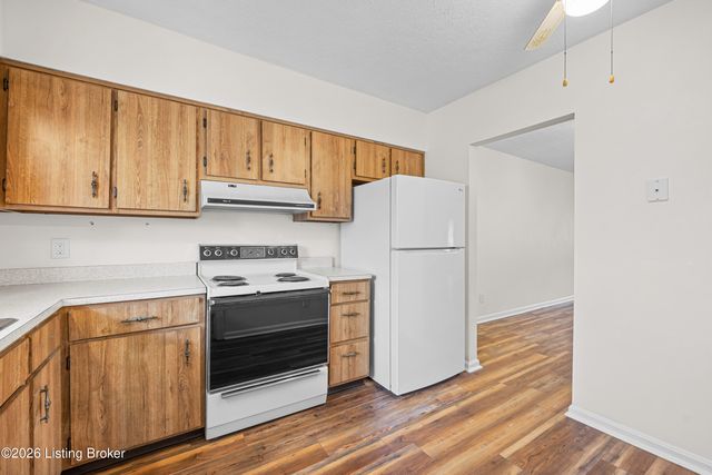 217 Casa Bella Ct, Louisville, KY 40220