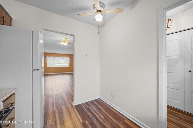 217 Casa Bella Ct, Louisville, KY 40220