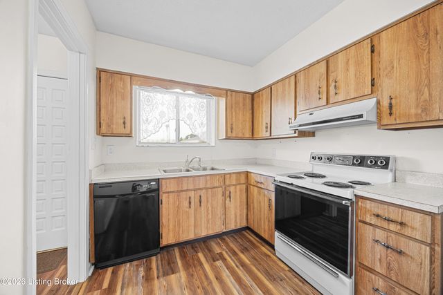 217 Casa Bella Ct, Louisville, KY 40220