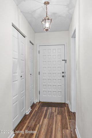 217 Casa Bella Ct, Louisville, KY 40220