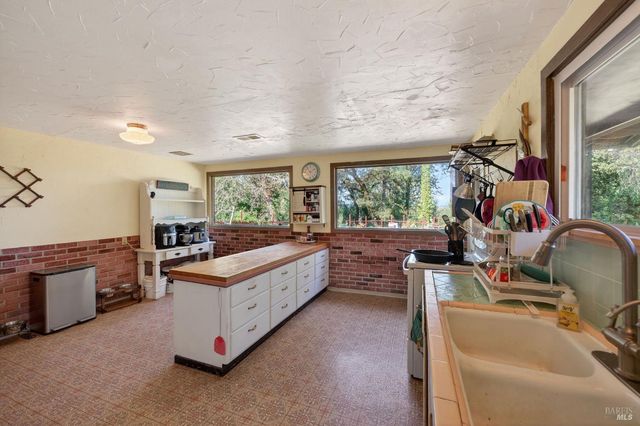 1450 Timberhill Rd, Santa Rosa, CA 95401
