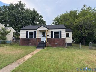 105 Gravatt Ave, Nottoway, VA 23824