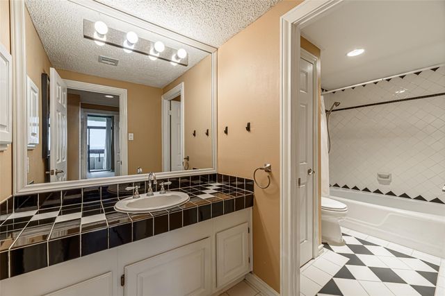 14655 Champion Forest Drive 1501, Houston, TX 77069