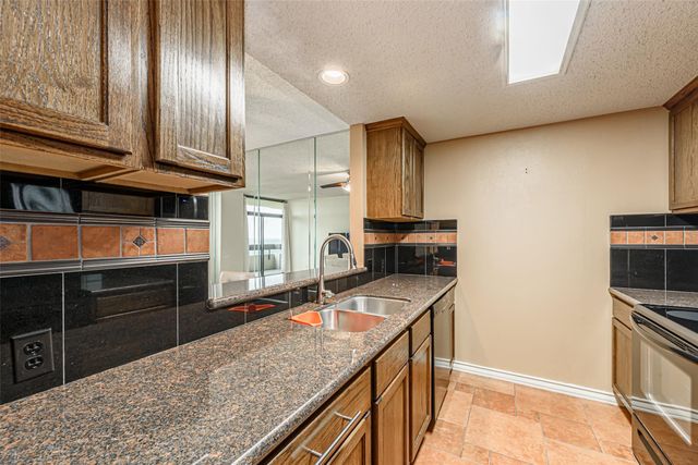 14655 Champion Forest Drive 1501, Houston, TX 77069