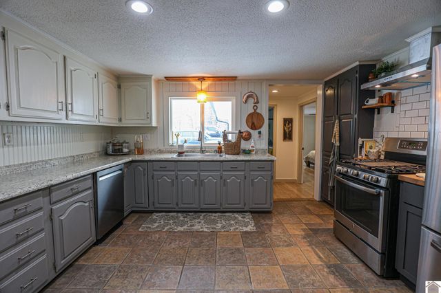 1465 Bryan Rd, Boaz, Mccracken, KY 42027