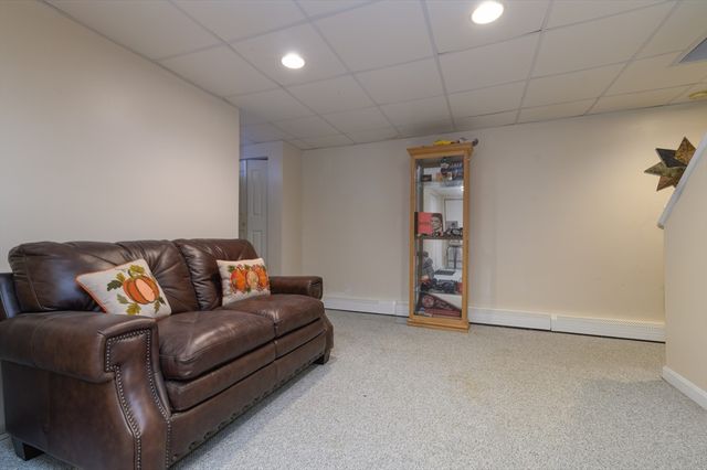 14 Daniel Teague Dr., Rockland, MA 02370