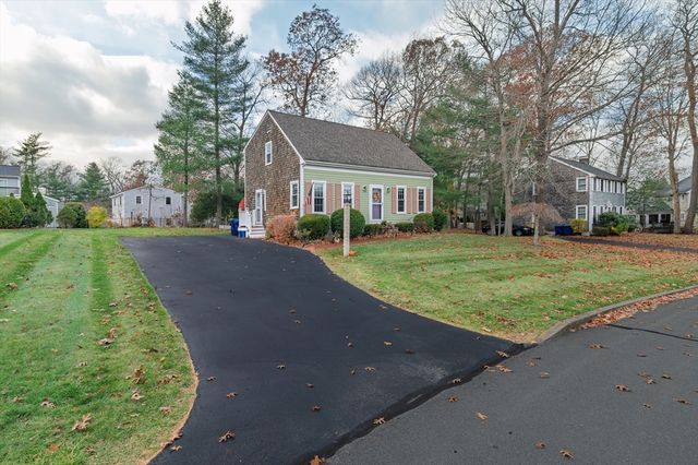 14 Daniel Teague Dr., Rockland, MA 02370