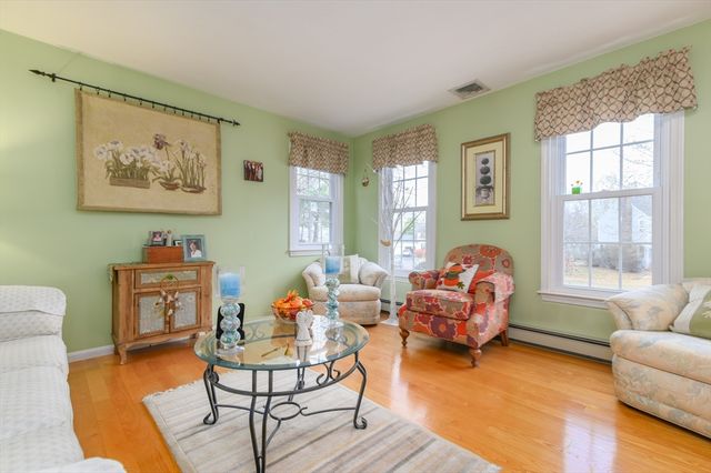 14 Daniel Teague Dr., Rockland, MA 02370